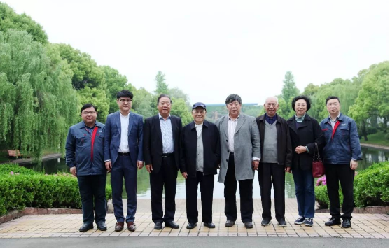 <strong>原機(jī)械工業(yè)部部長何光遠(yuǎn)第三次訪問揚(yáng)力集團(tuán)!</strong>