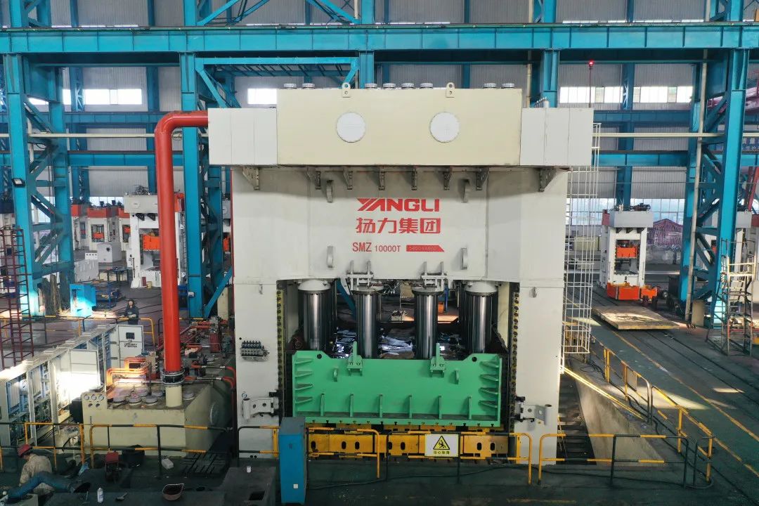 “萬(wàn)噸級(jí)”專用伺服液壓機(jī)順利下線！